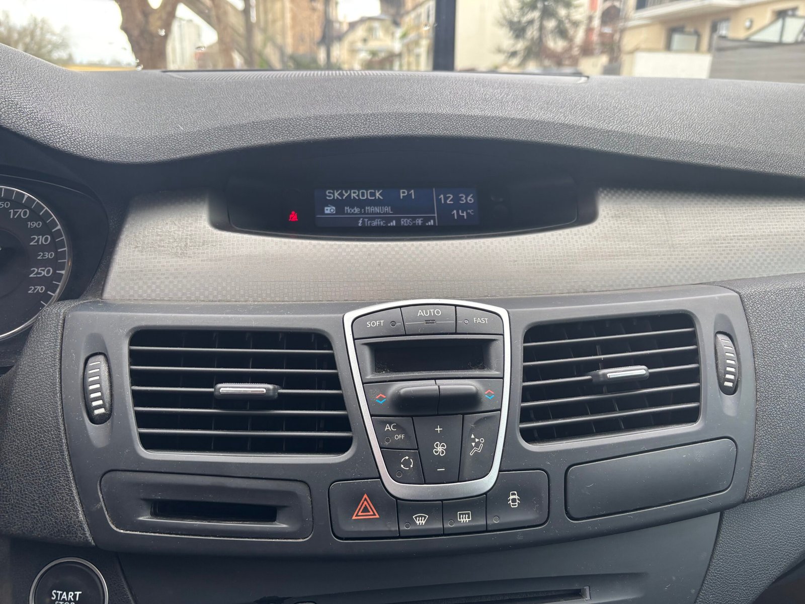 RENAULT Laguna 2.0 i 16V 140Ch “Expression”