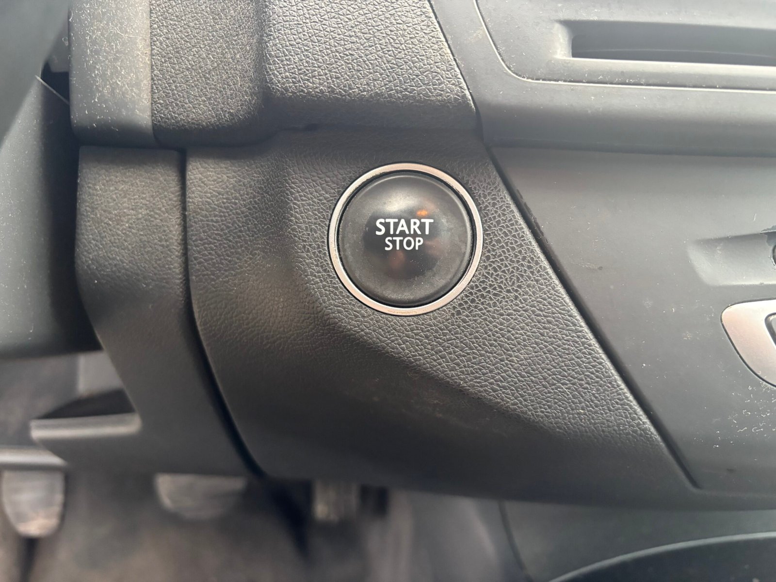 RENAULT Laguna 2.0 i 16V 140Ch “Expression”