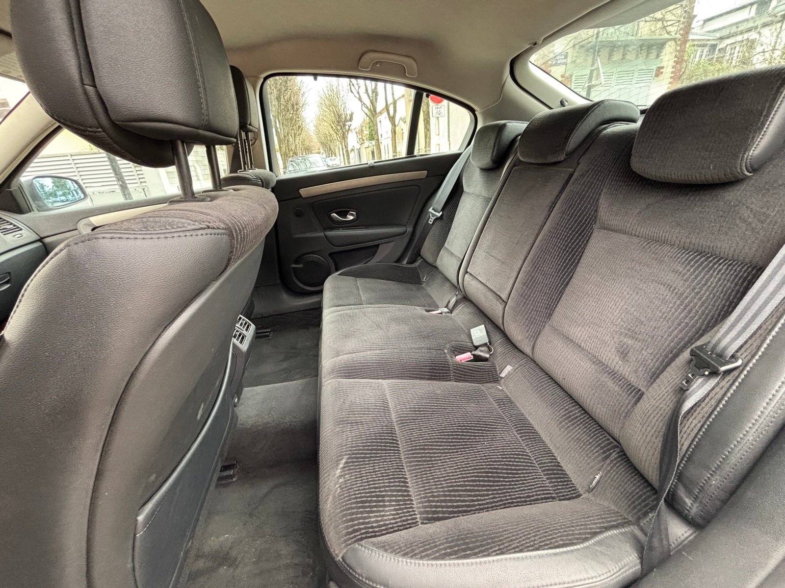 RENAULT Laguna 2.0 i 16V 140Ch “Expression”