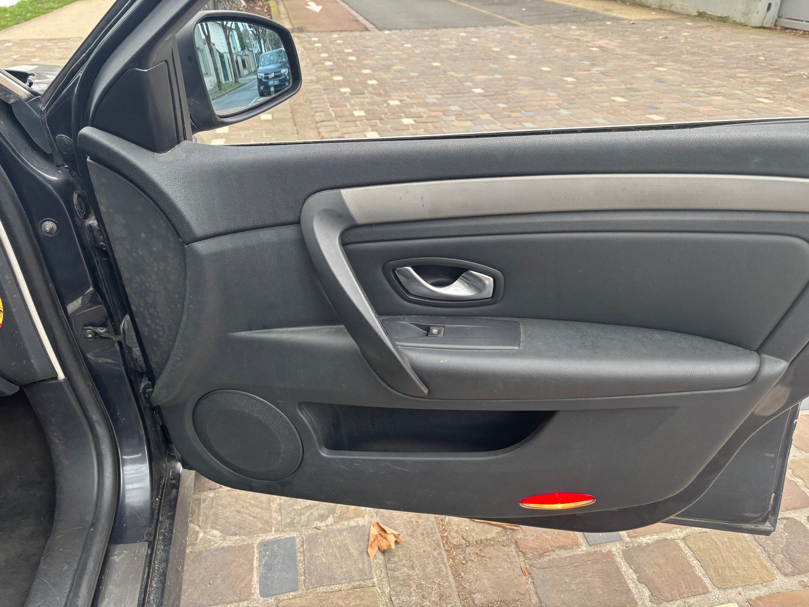 RENAULT Laguna 2.0 i 16V 140Ch “Expression”