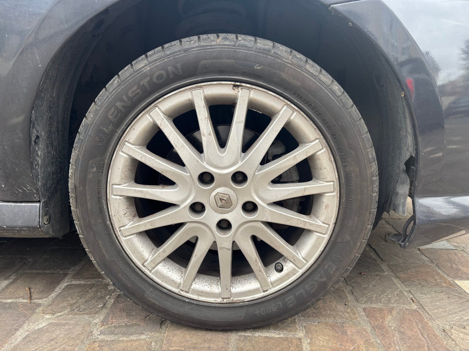 RENAULT Laguna 2.0 i 16V 140Ch “Expression”