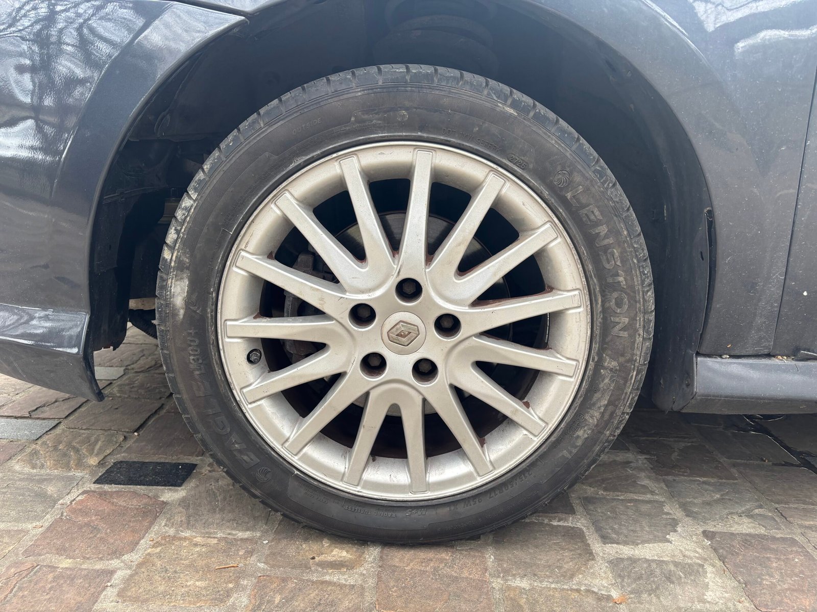 RENAULT Laguna 2.0 i 16V 140Ch “Expression”