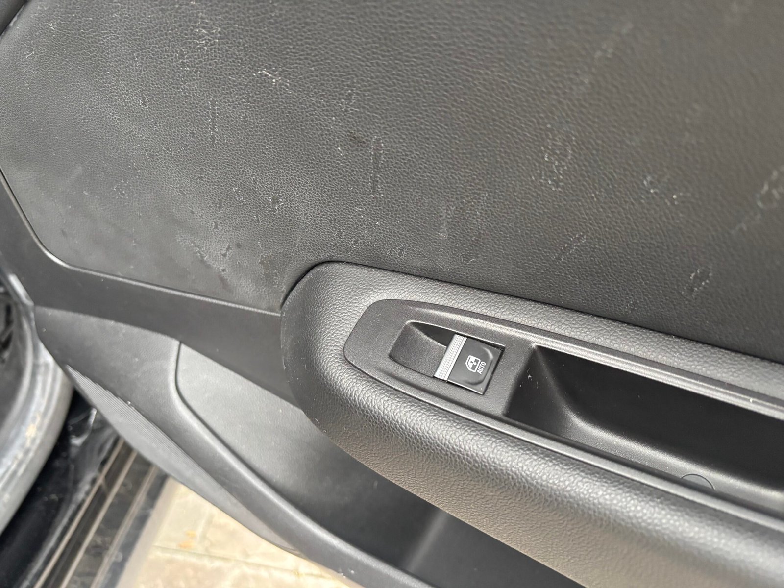 RENAULT Clio V 1.0 TCe 100ch “Intens”