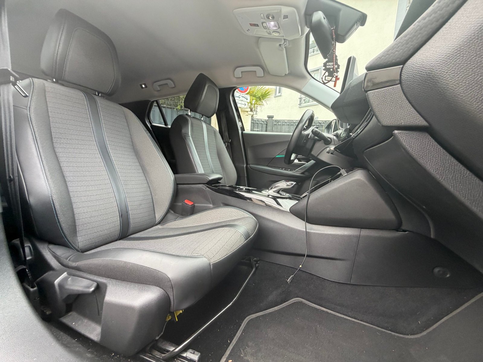 PEUGEOT 2008 ALLURE BUSINESS 130ch