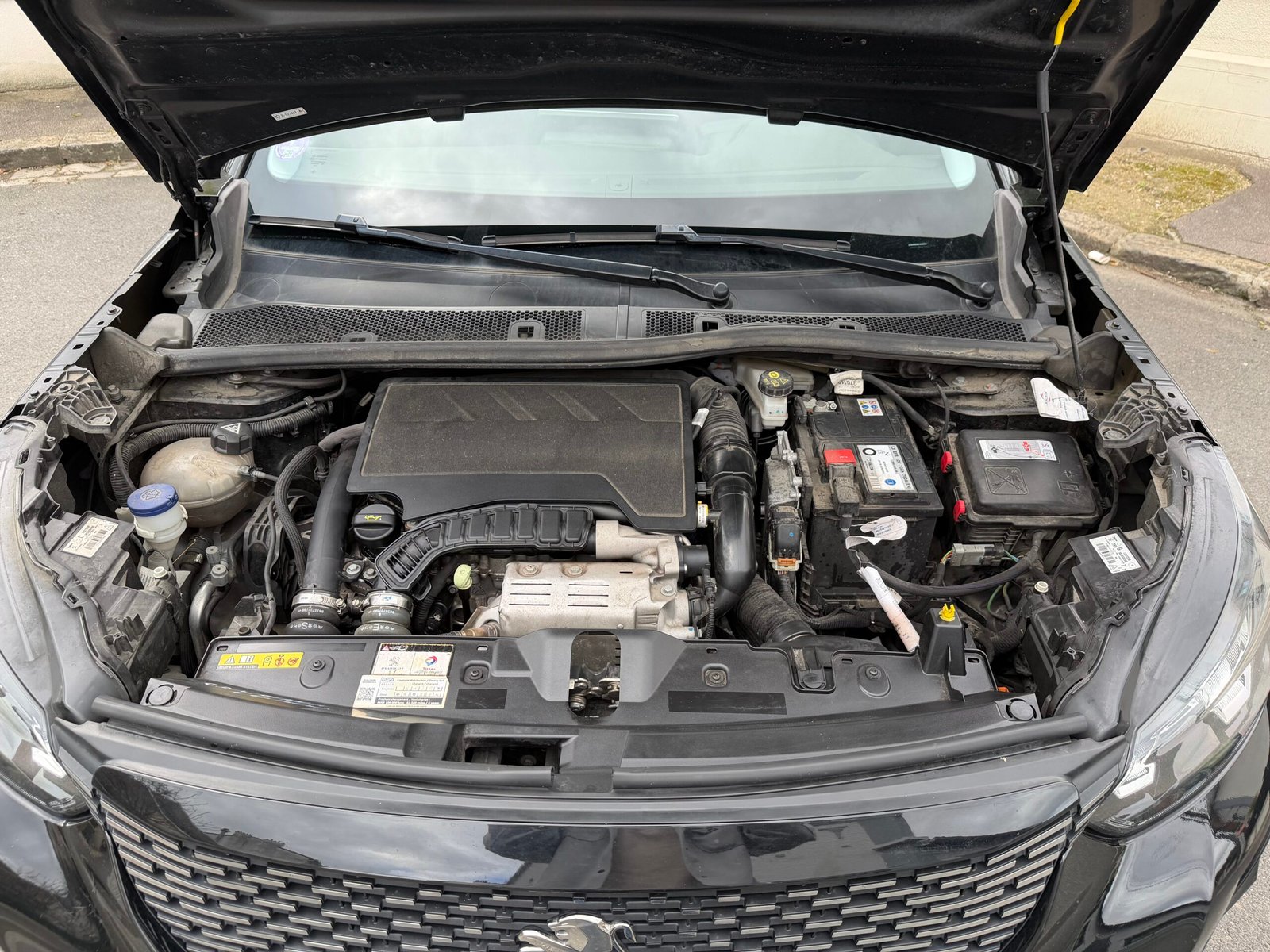 PEUGEOT 2008 ALLURE BUSINESS 130ch