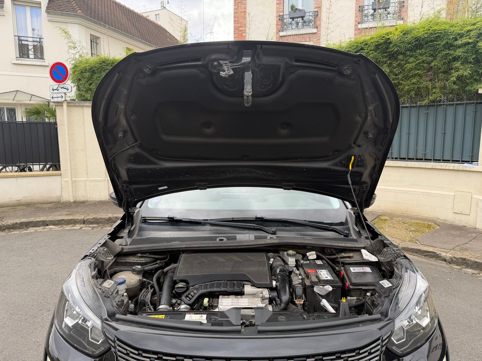 PEUGEOT 2008 ALLURE BUSINESS 130ch