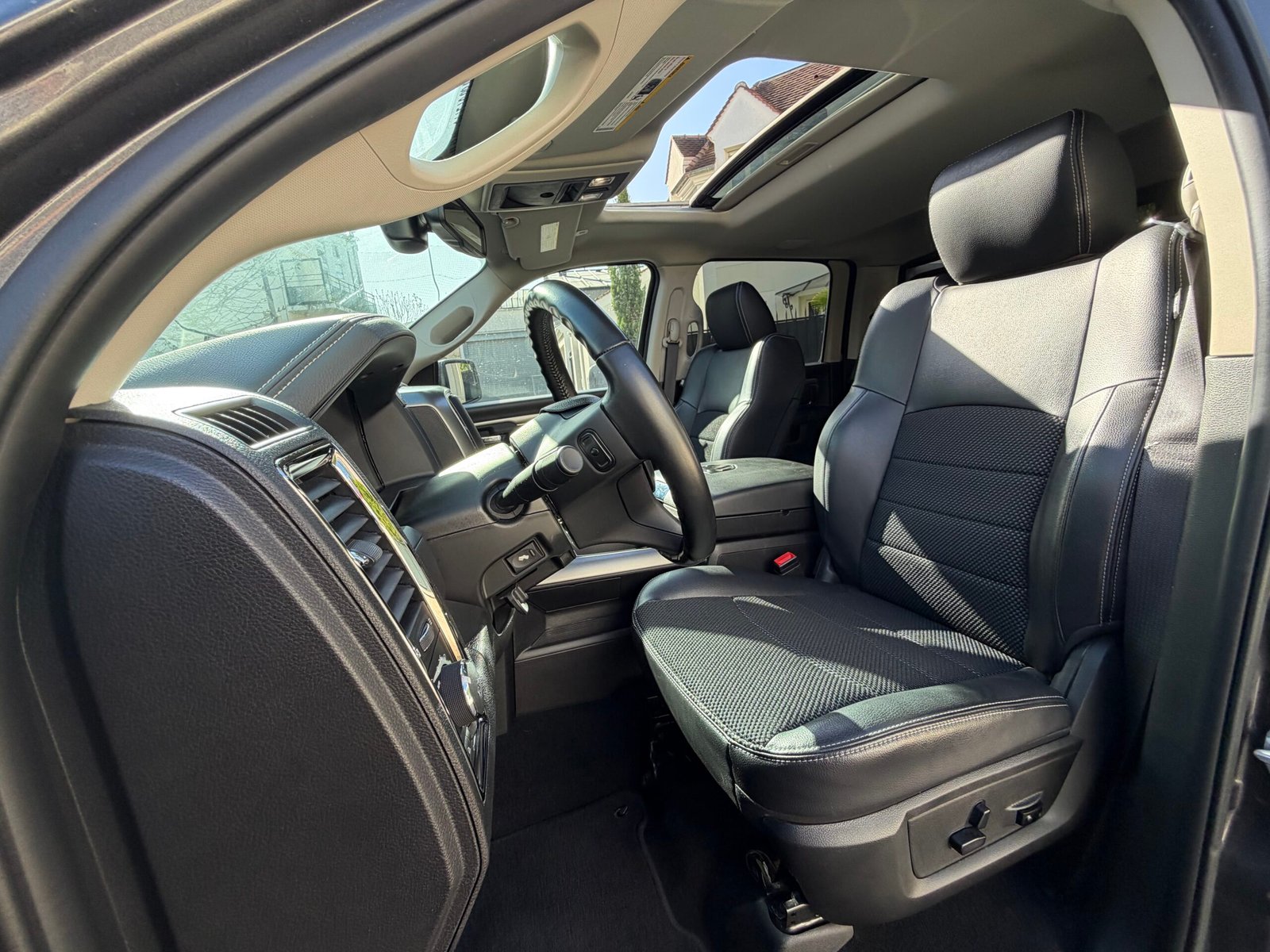 DODGE RAM 1500 Hemi V8 Flexfuel 395ch