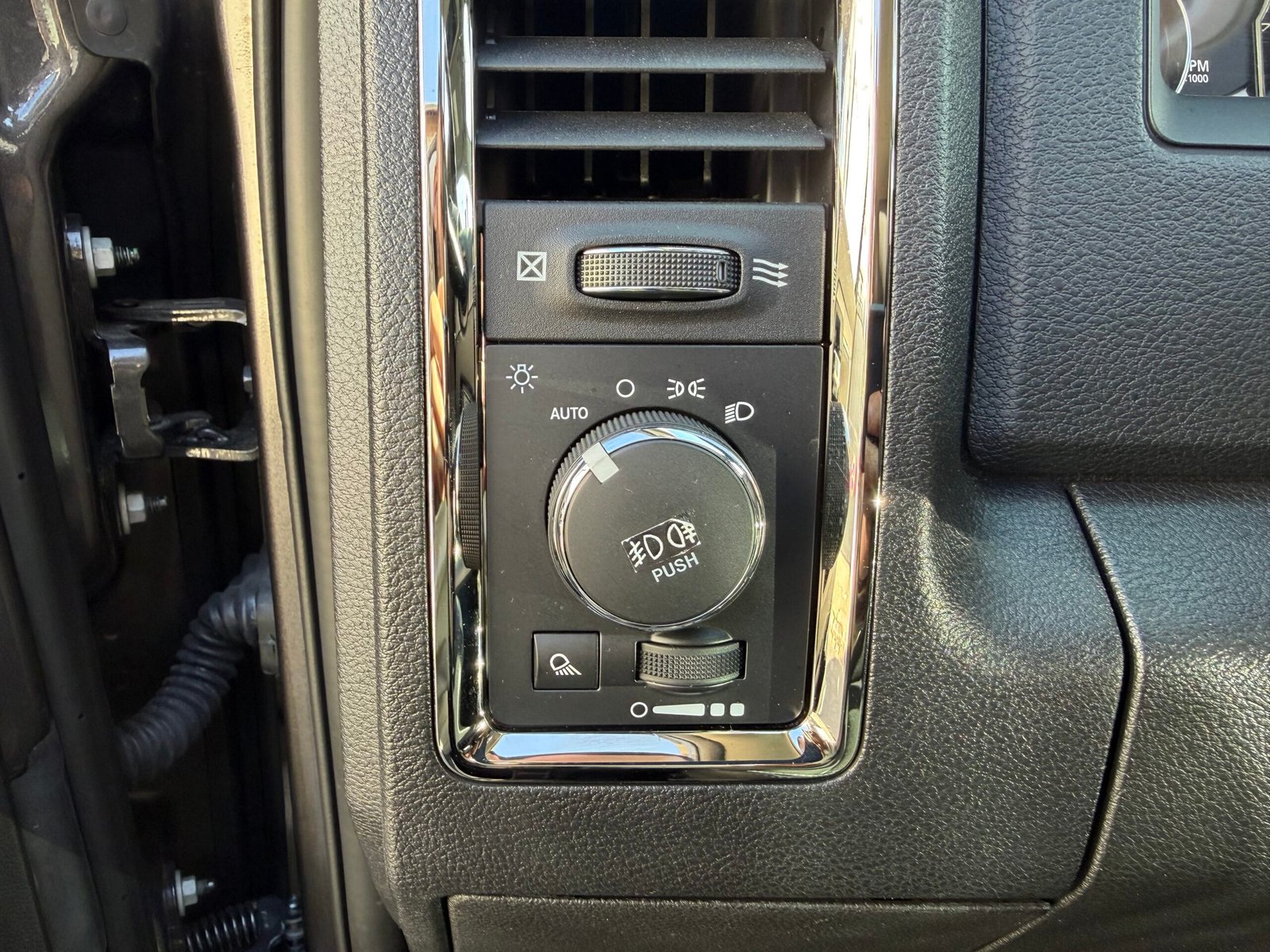 DODGE RAM 1500 Hemi V8 Flexfuel 395ch