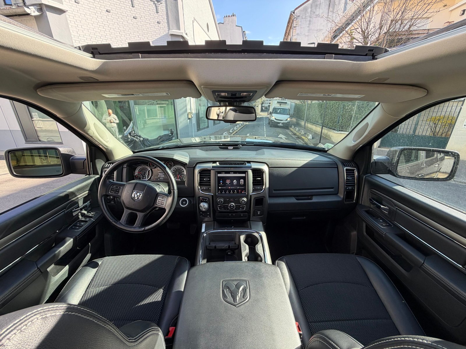 DODGE RAM 1500 Hemi V8 Flexfuel 395ch