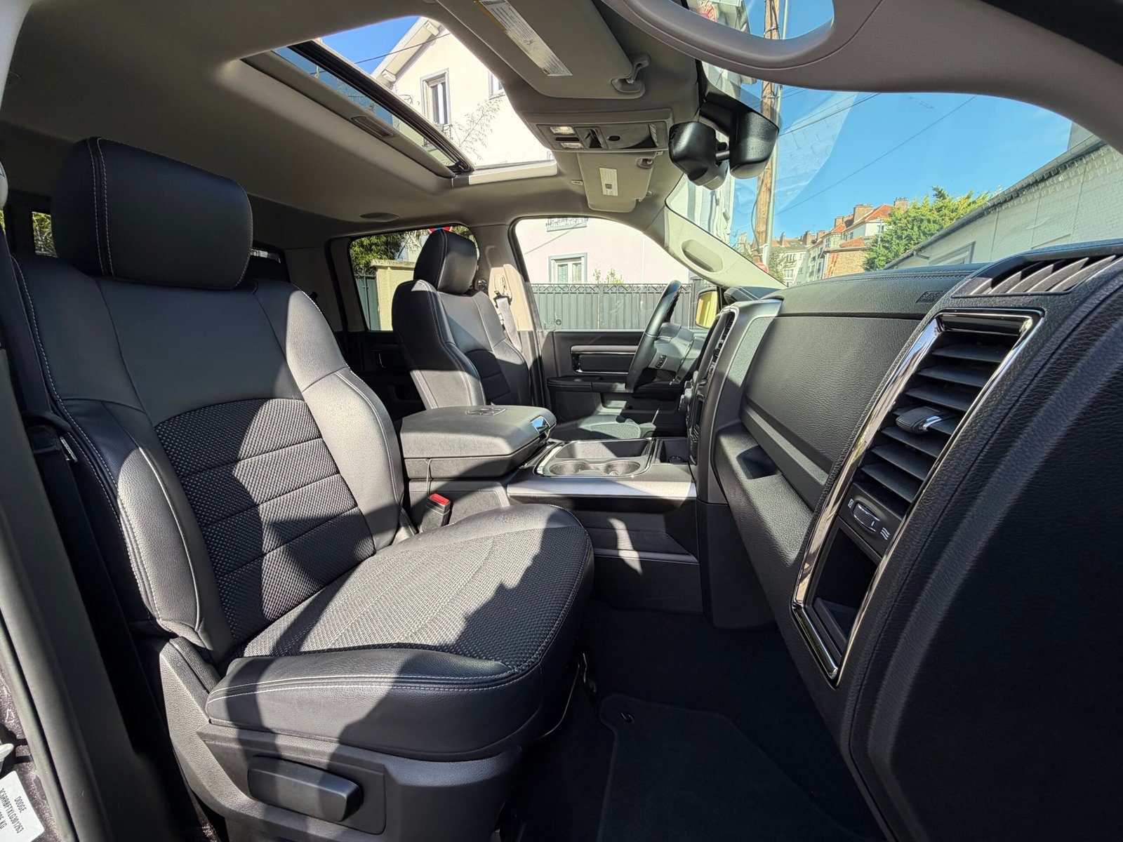 DODGE RAM 1500 Hemi V8 Flexfuel 395ch