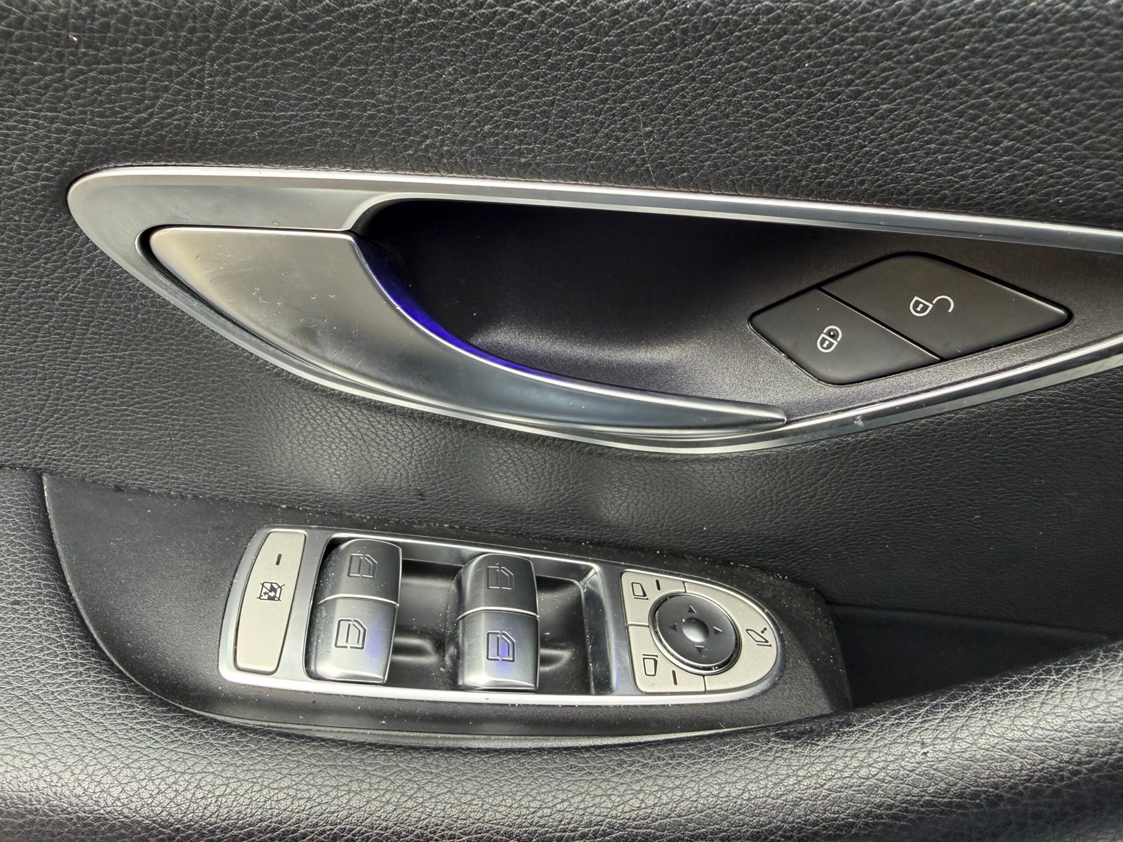 MERCEDES-BENZ Classe E Berline 300 e 325 EQ Power Avantgarde