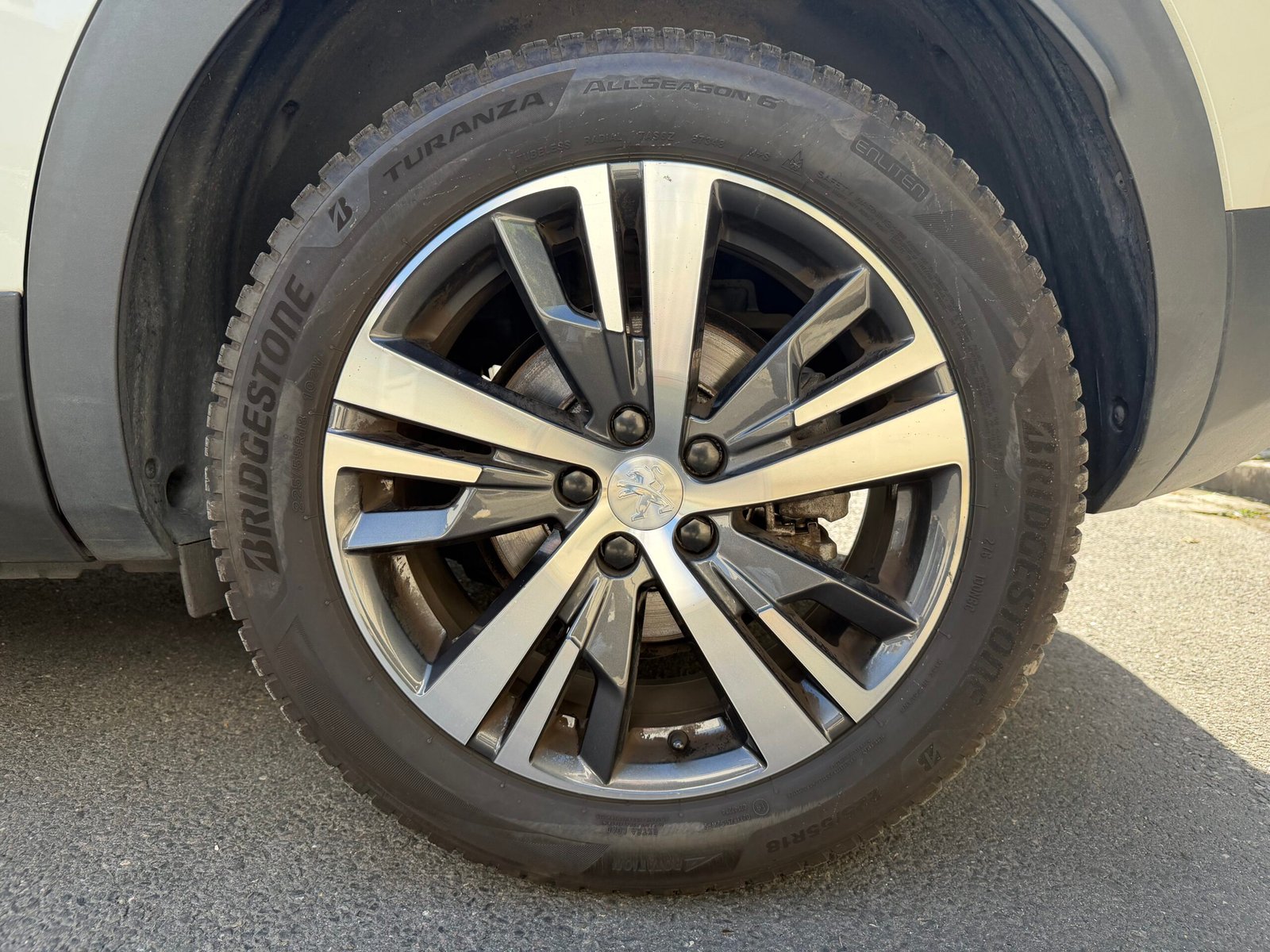 PEUGEOT 3008 ALLURE PACK 130ch GARANTIE 12 mois.