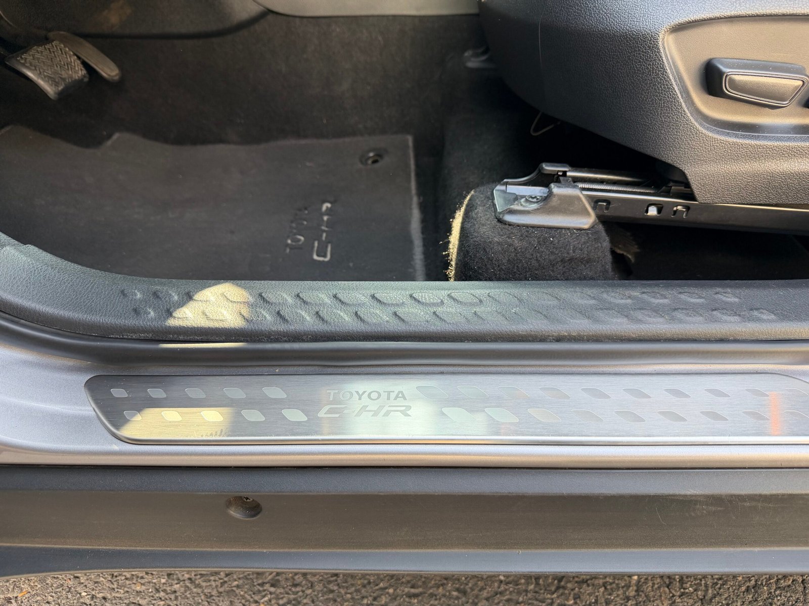 TOYOTA C-HR COLLECTION 122ch