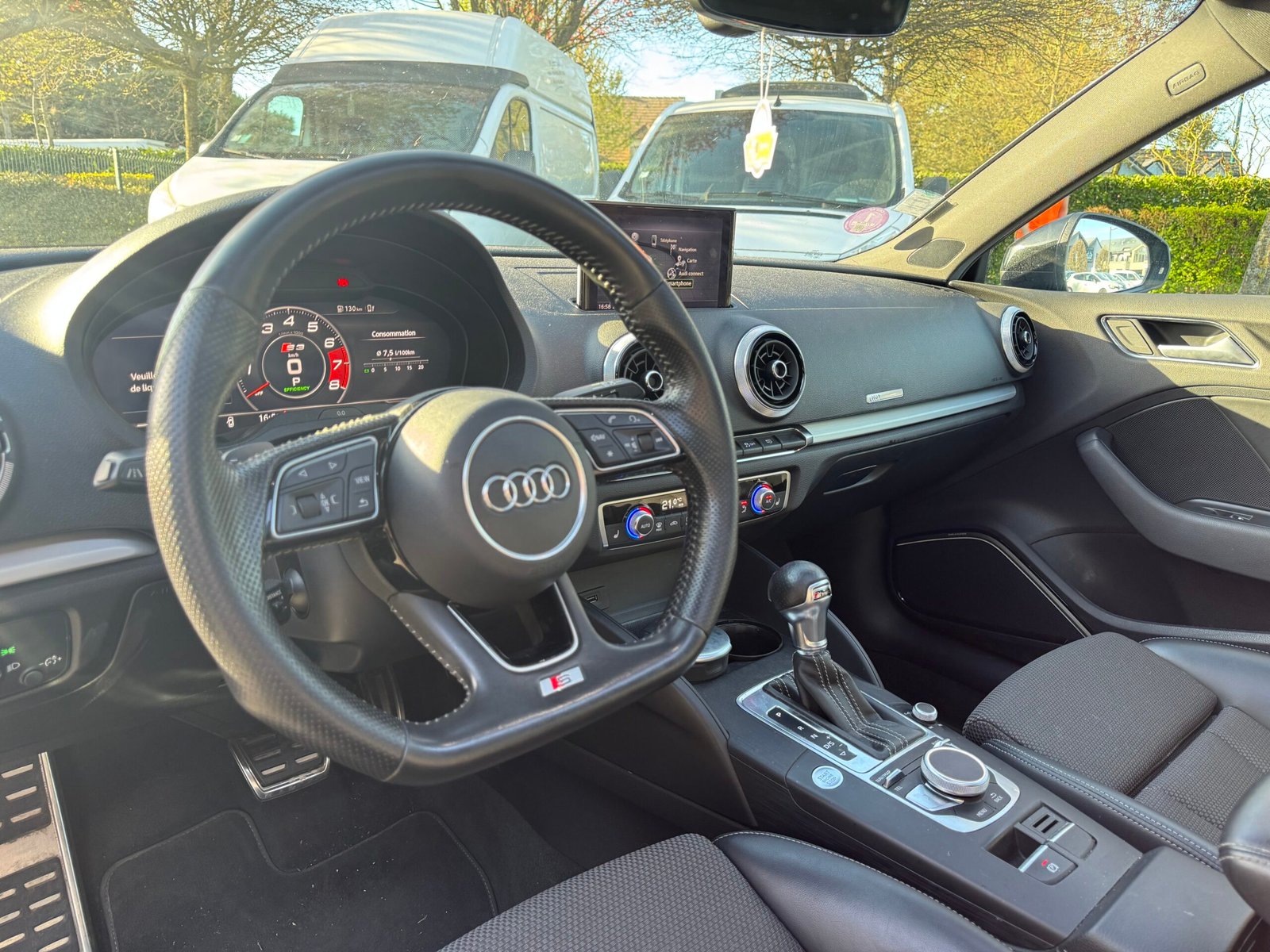 AUDI A3 Phase 2 Sportback 1.5 TFSI 16V S-Tronic7 S&S 150 cv Boîte auto / S-LINE / Toit-ouvrant / Virtual Cockpit