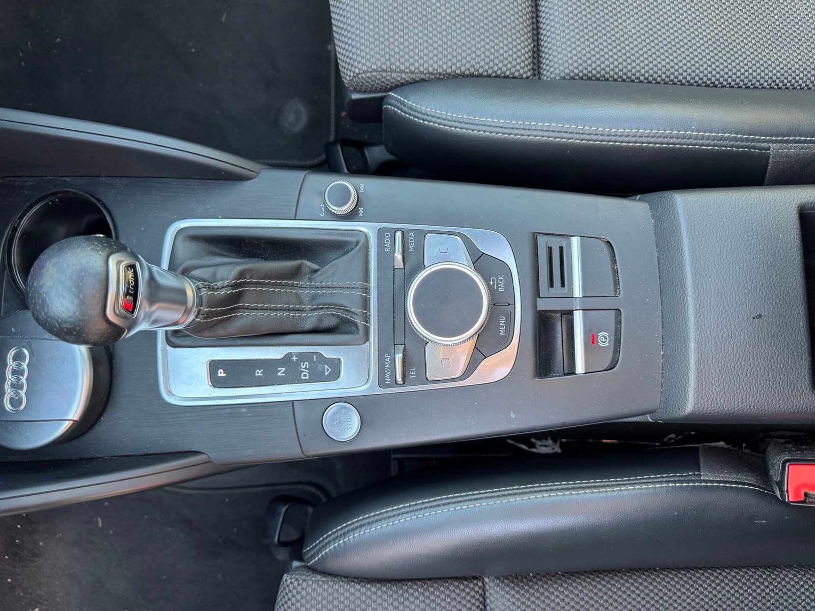 AUDI A3 Phase 2 Sportback 1.5 TFSI 16V S-Tronic7 S&S 150 cv Boîte auto / S-LINE / Toit-ouvrant / Virtual Cockpit