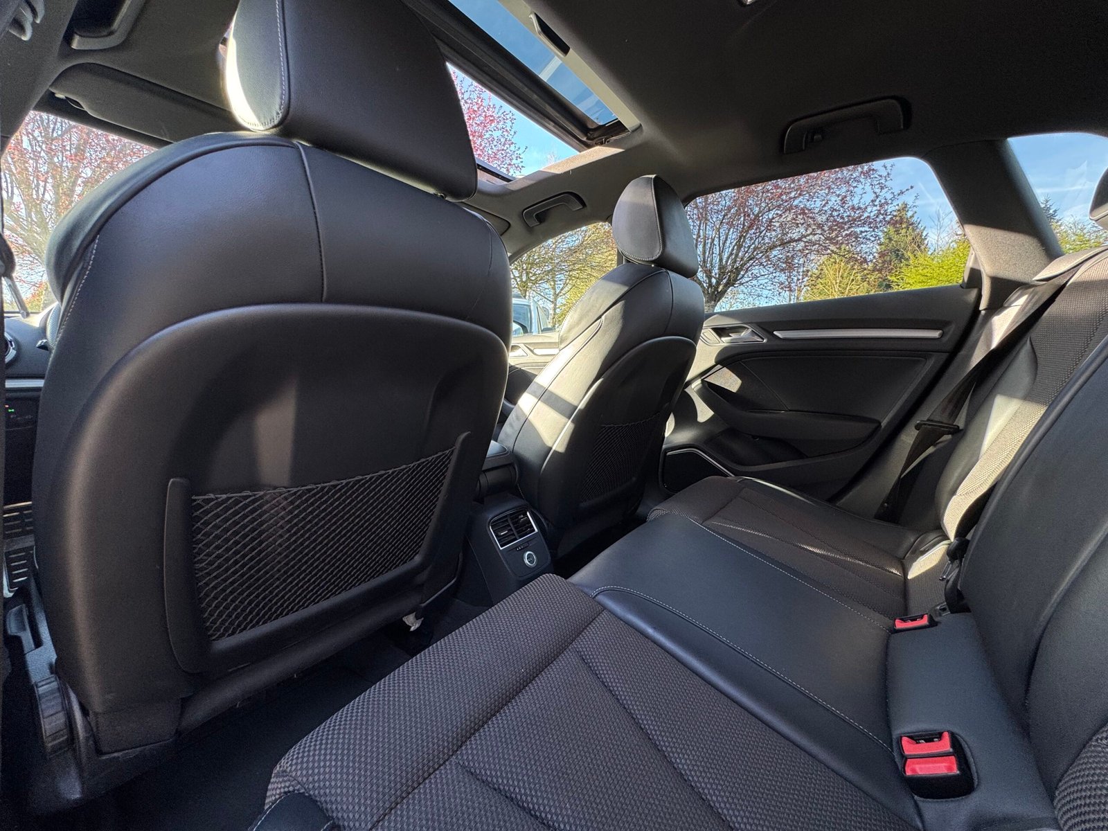 AUDI A3 Phase 2 Sportback 1.5 TFSI 16V S-Tronic7 S&S 150 cv Boîte auto / S-LINE / Toit-ouvrant / Virtual Cockpit