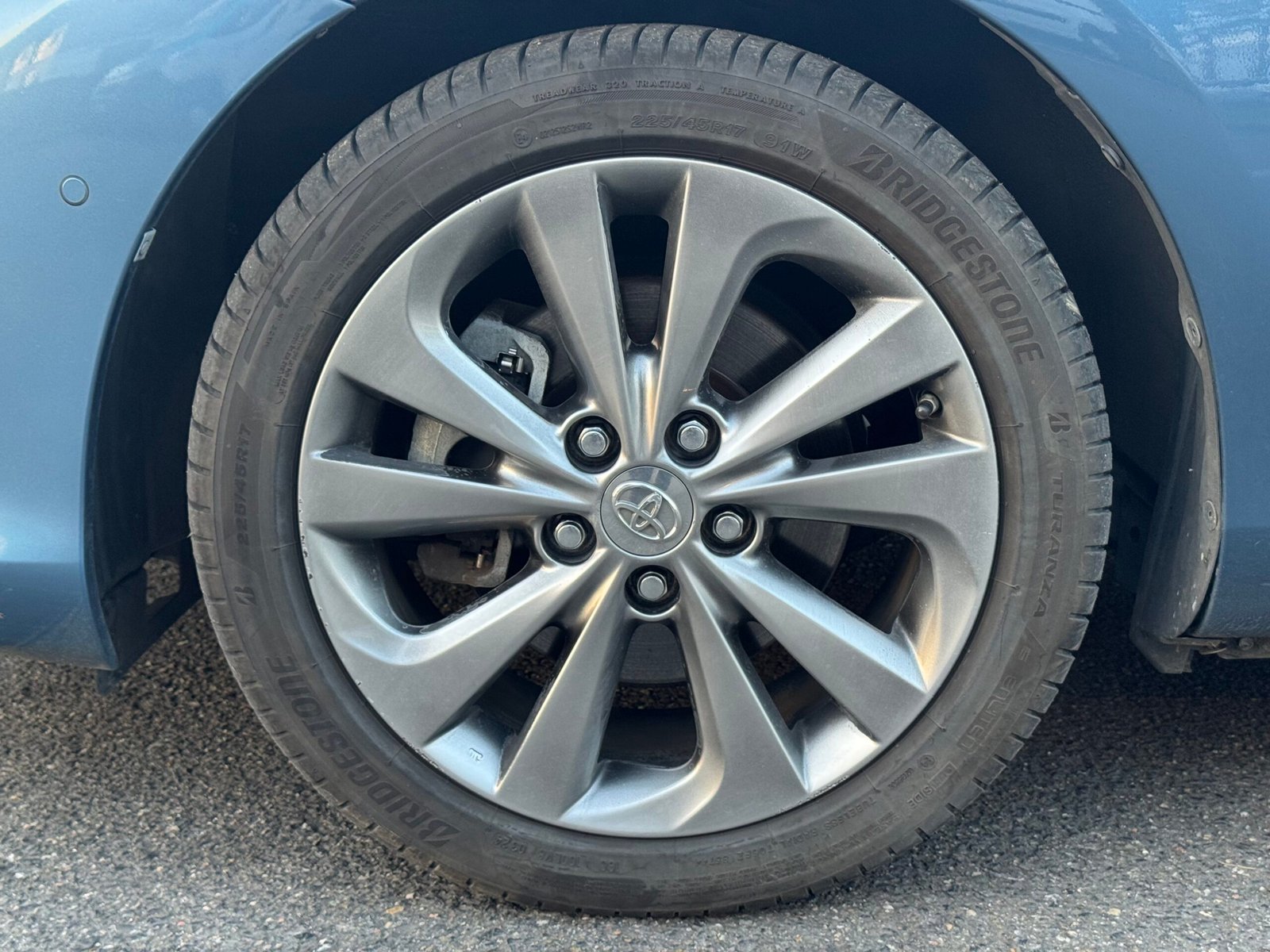 TOYOTA Auris Phase 2 Wagon 1.8 VVT-i HSD 16V CVT Hybride 99 cv Boîte auto / SUIVI COMPLET TOYOTA