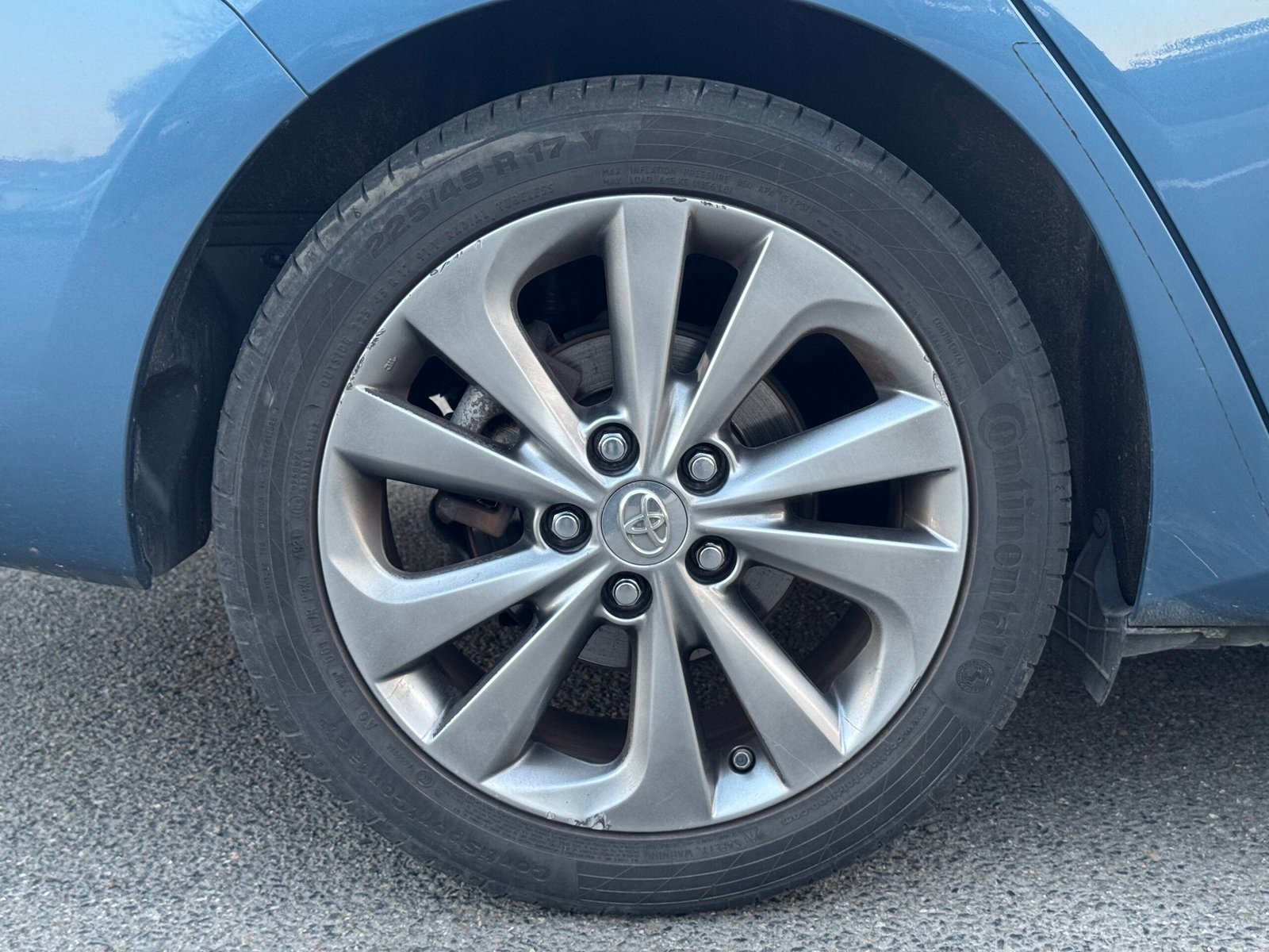 TOYOTA Auris Phase 2 Wagon 1.8 VVT-i HSD 16V CVT Hybride 99 cv Boîte auto / SUIVI COMPLET TOYOTA