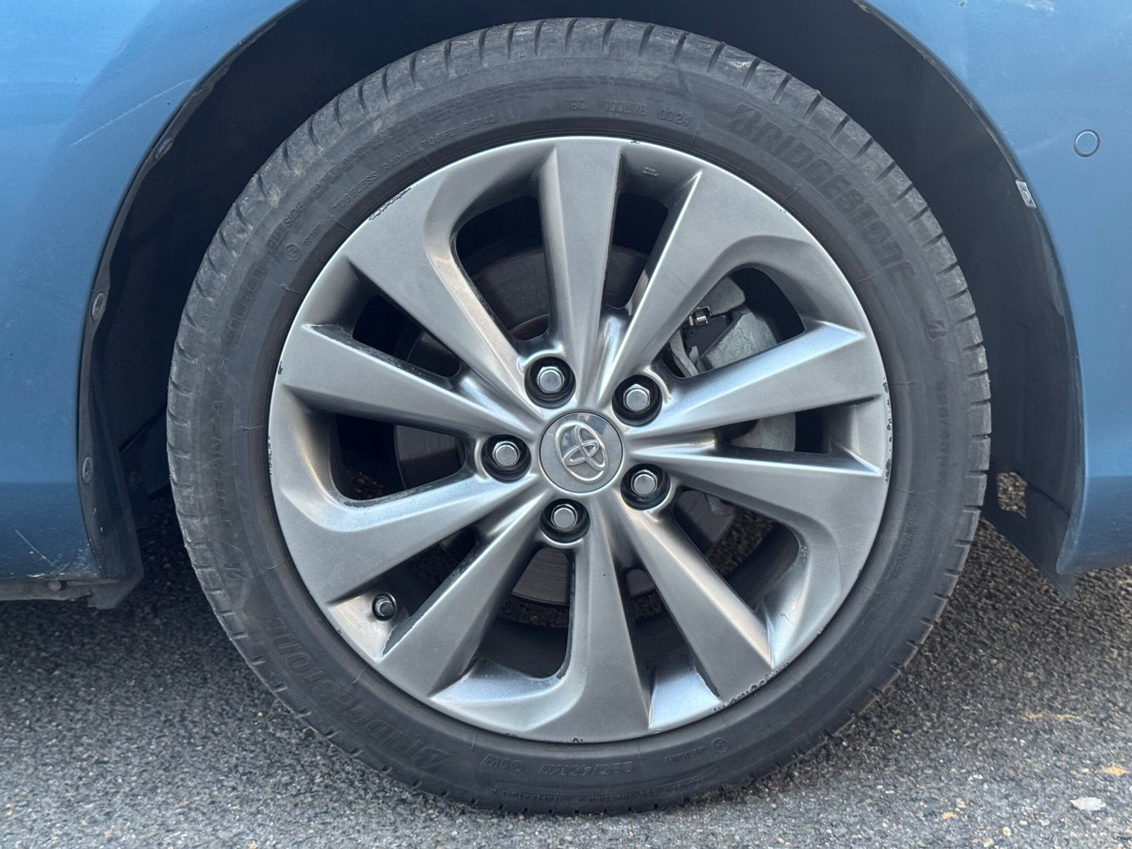 TOYOTA Auris Phase 2 Wagon 1.8 VVT-i HSD 16V CVT Hybride 99 cv Boîte auto / SUIVI COMPLET TOYOTA