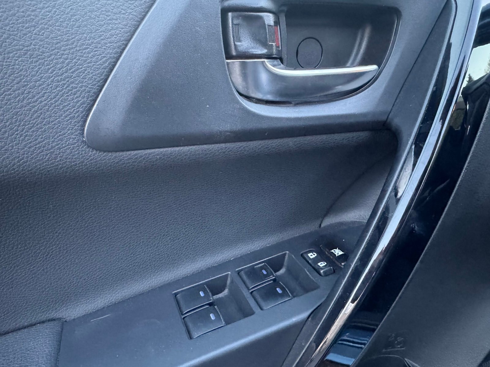 TOYOTA Auris Phase 2 Wagon 1.8 VVT-i HSD 16V CVT Hybride 99 cv Boîte auto / SUIVI COMPLET TOYOTA