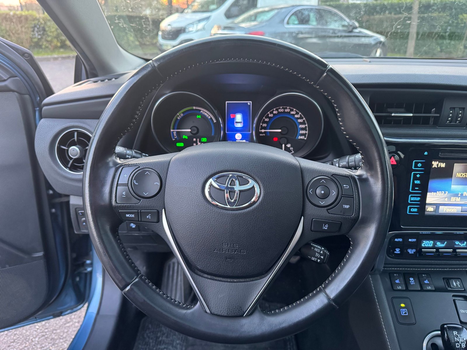 TOYOTA Auris Phase 2 Wagon 1.8 VVT-i HSD 16V CVT Hybride 99 cv Boîte auto / SUIVI COMPLET TOYOTA