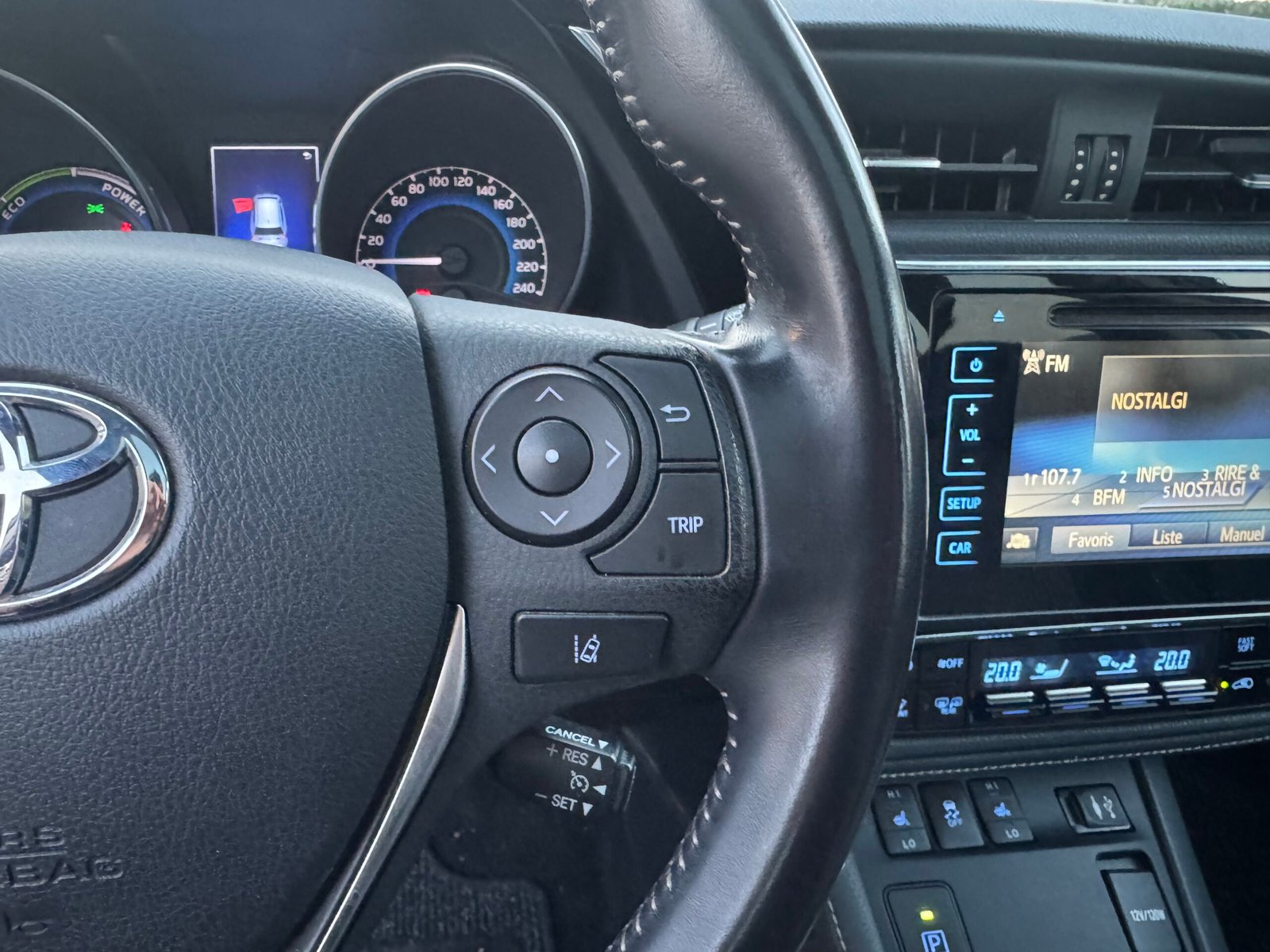 TOYOTA Auris Phase 2 Wagon 1.8 VVT-i HSD 16V CVT Hybride 99 cv Boîte auto / SUIVI COMPLET TOYOTA