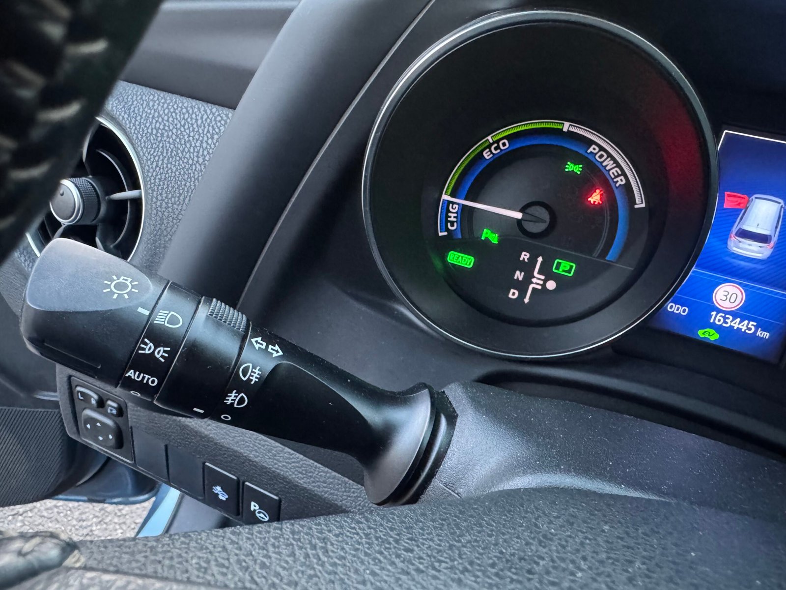 TOYOTA Auris Phase 2 Wagon 1.8 VVT-i HSD 16V CVT Hybride 99 cv Boîte auto / SUIVI COMPLET TOYOTA