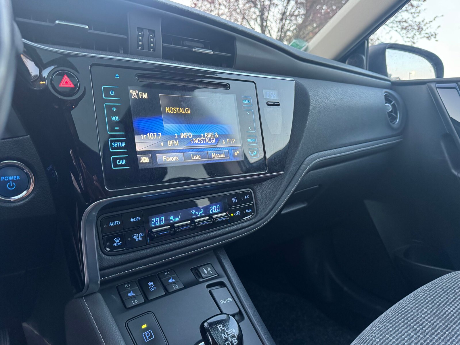 TOYOTA Auris Phase 2 Wagon 1.8 VVT-i HSD 16V CVT Hybride 99 cv Boîte auto / SUIVI COMPLET TOYOTA