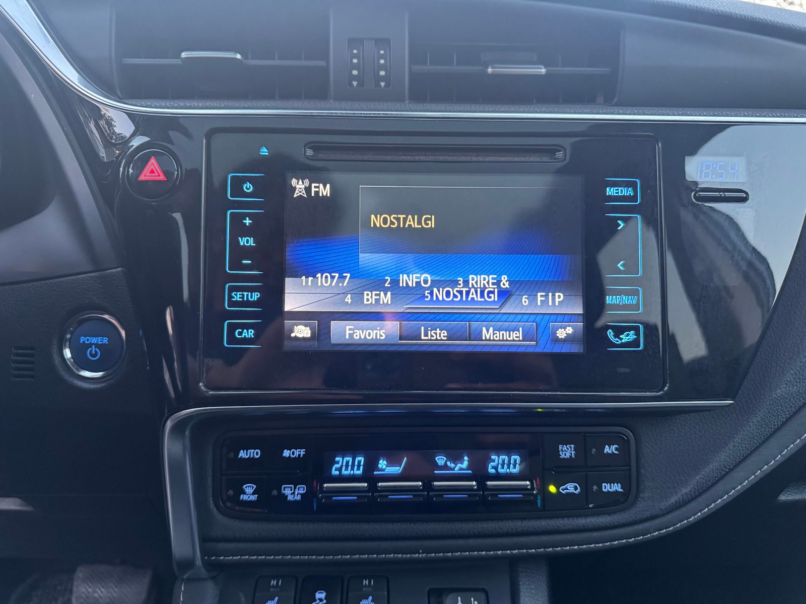 TOYOTA Auris Phase 2 Wagon 1.8 VVT-i HSD 16V CVT Hybride 99 cv Boîte auto / SUIVI COMPLET TOYOTA