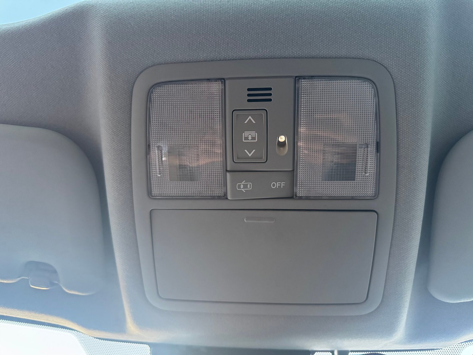 TOYOTA Auris Phase 2 Wagon 1.8 VVT-i HSD 16V CVT Hybride 99 cv Boîte auto / SUIVI COMPLET TOYOTA