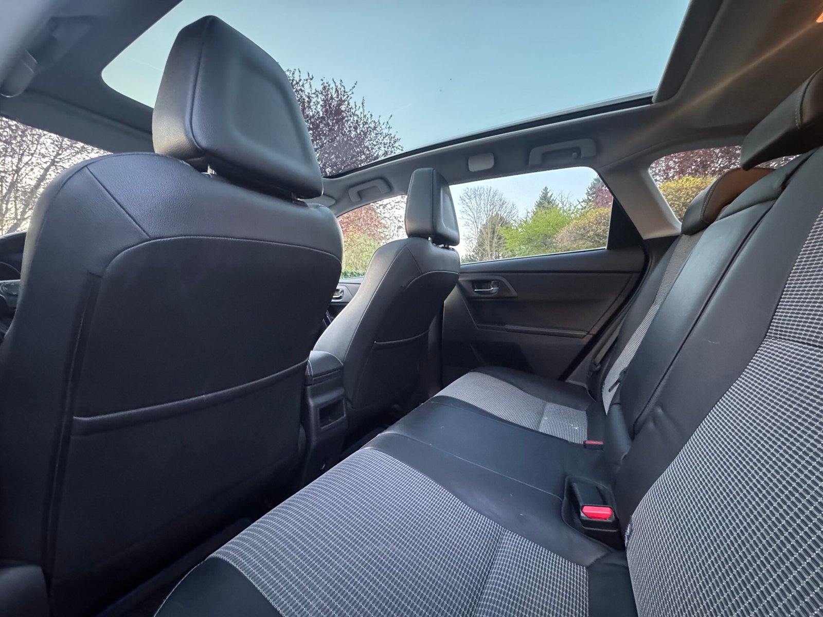 TOYOTA Auris Phase 2 Wagon 1.8 VVT-i HSD 16V CVT Hybride 99 cv Boîte auto / SUIVI COMPLET TOYOTA