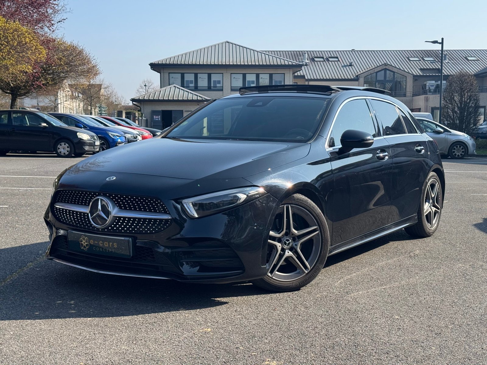 MERCEDES-BENZ Classe A Hatchback 180 d 1.5 d 8V 7G-DCT 116 cv Boîte auto PACK-AMG / SUIVI MERCEDES