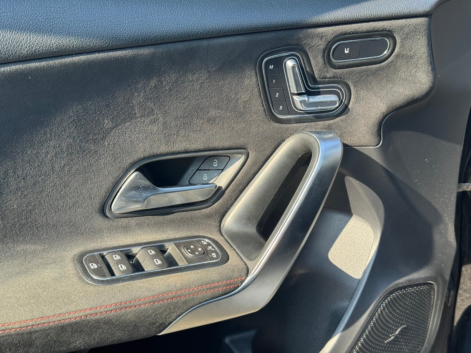 MERCEDES-BENZ Classe A Hatchback 180 d 1.5 d 8V 7G-DCT 116 cv Boîte auto PACK-AMG / SUIVI MERCEDES