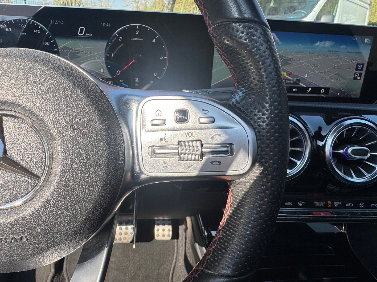 MERCEDES-BENZ Classe A Hatchback 180 d 1.5 d 8V 7G-DCT 116 cv Boîte auto PACK-AMG / SUIVI MERCEDES