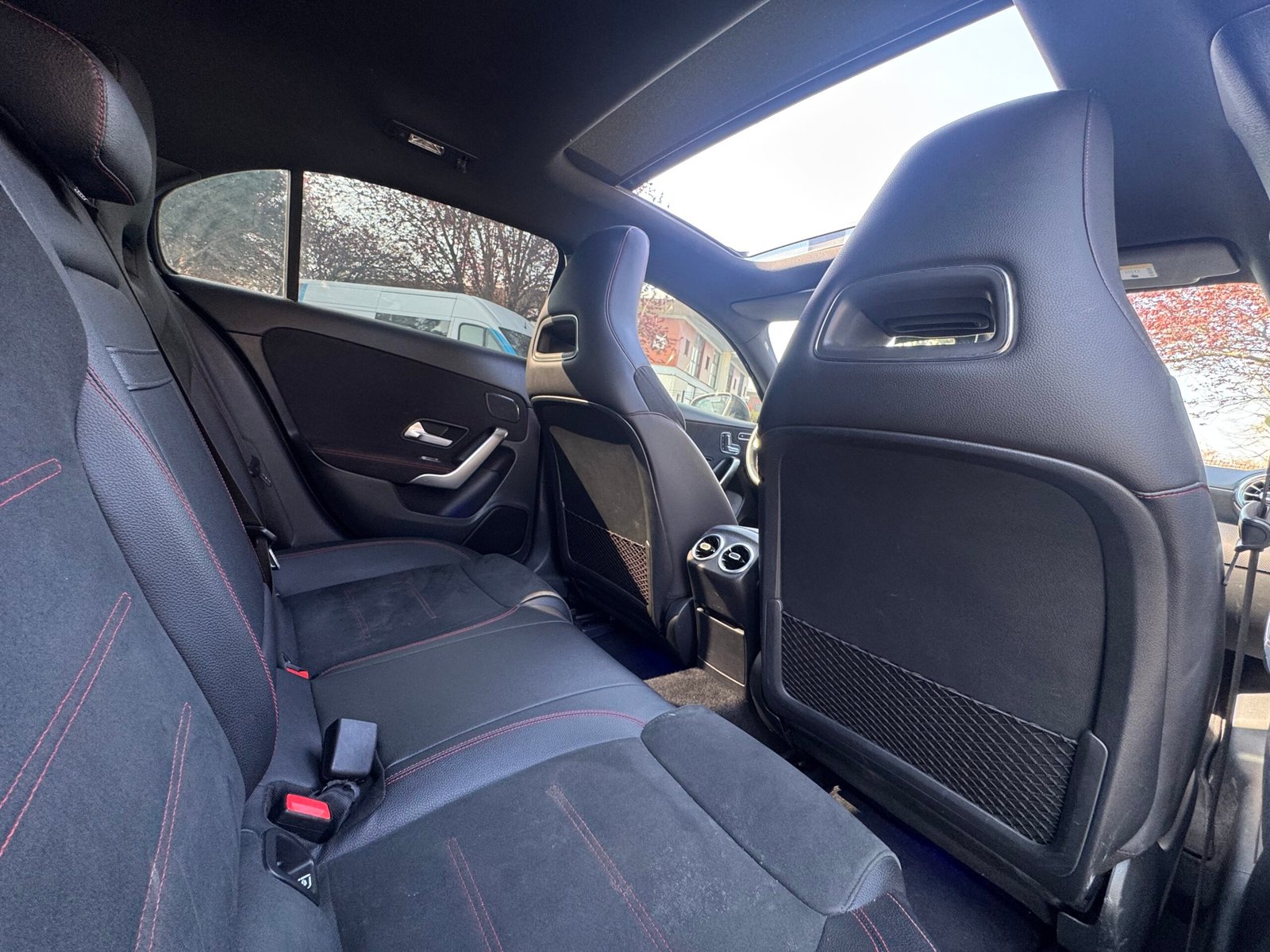 MERCEDES-BENZ Classe A Hatchback 180 d 1.5 d 8V 7G-DCT 116 cv Boîte auto PACK-AMG / SUIVI MERCEDES