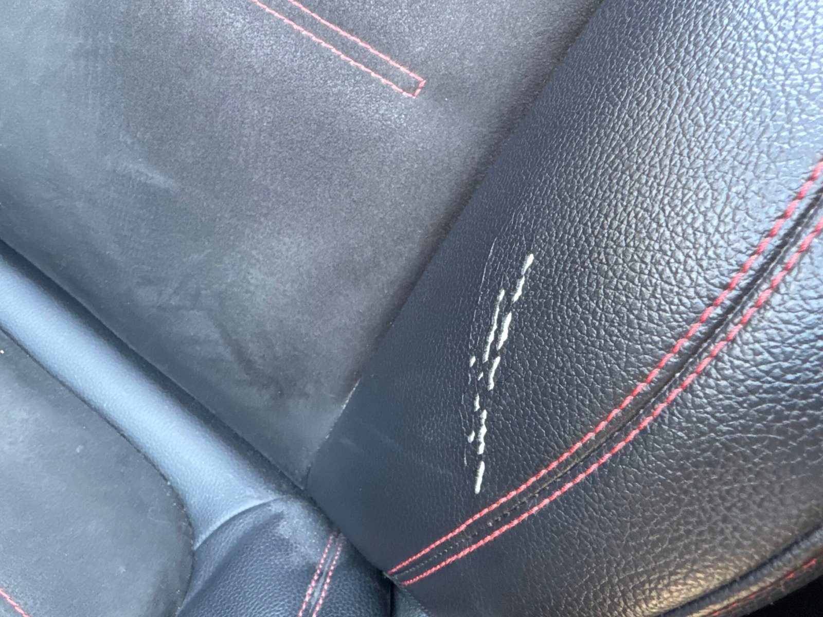 MERCEDES-BENZ Classe A Hatchback 180 d 1.5 d 8V 7G-DCT 116 cv Boîte auto PACK-AMG / SUIVI MERCEDES