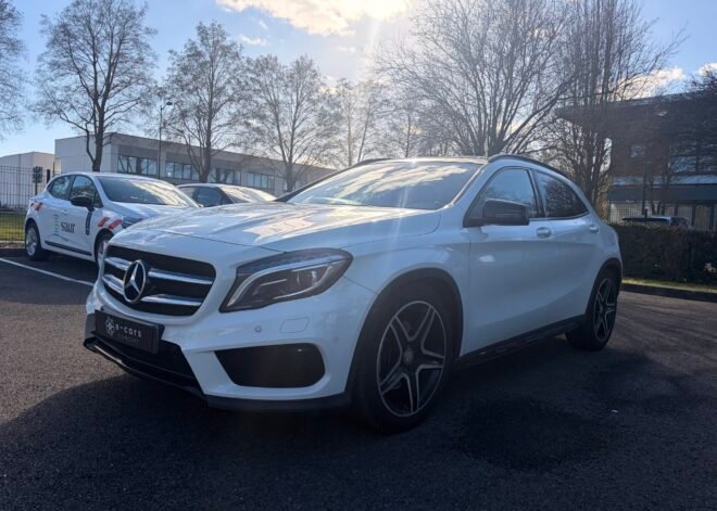 MERCEDES-BENZ Classe GLA (X156) 250 2.0 i 16V Turbo 4MATIC 7G-DCT 211 cv Boîte auto Fascination