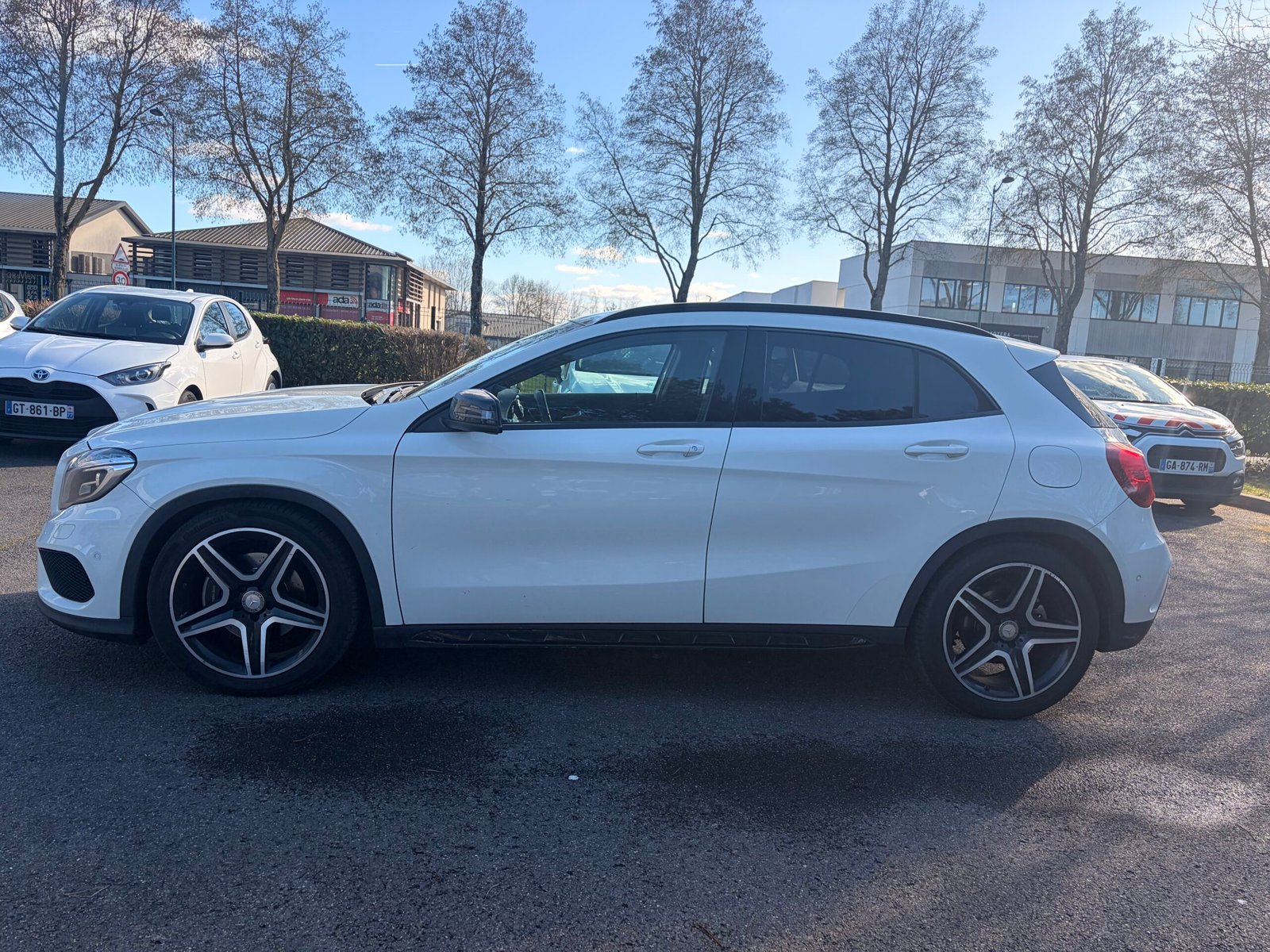 MERCEDES-BENZ Classe GLA (X156) 250 2.0 i 16V Turbo 4MATIC 7G-DCT 211 cv Boîte auto Fascination