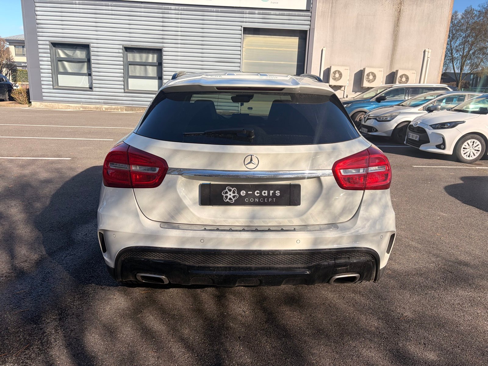 MERCEDES-BENZ Classe GLA (X156) 250 2.0 i 16V Turbo 4MATIC 7G-DCT 211 cv Boîte auto Fascination