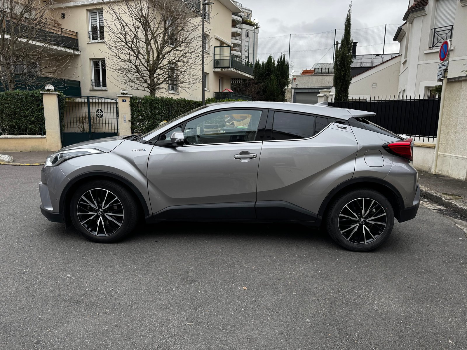 TOYOTA C-HR 1.8 VVT-i 16V 122 HSD Hybrid 2WD CVT 99 cv