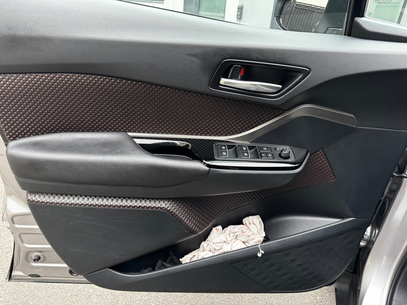 TOYOTA C-HR 1.8 VVT-i 16V 122 HSD Hybrid 2WD CVT 99 cv