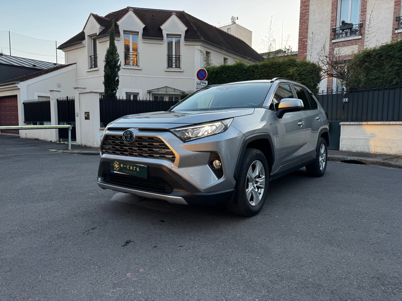 TOYOTA RAV4 V 2.5 VVT-iE 16V 218 Hybrid 2WD E-CVT 177 ch