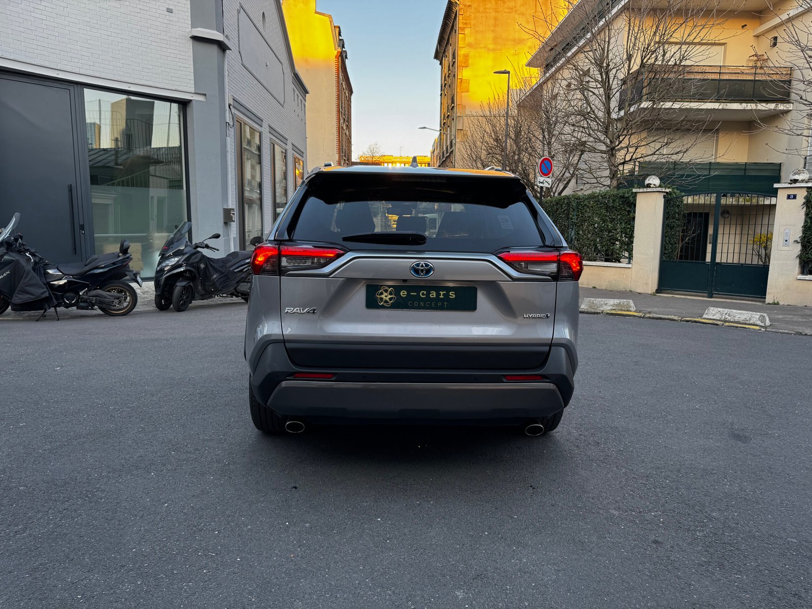 TOYOTA RAV4 V 2.5 VVT-iE 16V 218 Hybrid 2WD E-CVT 177 ch