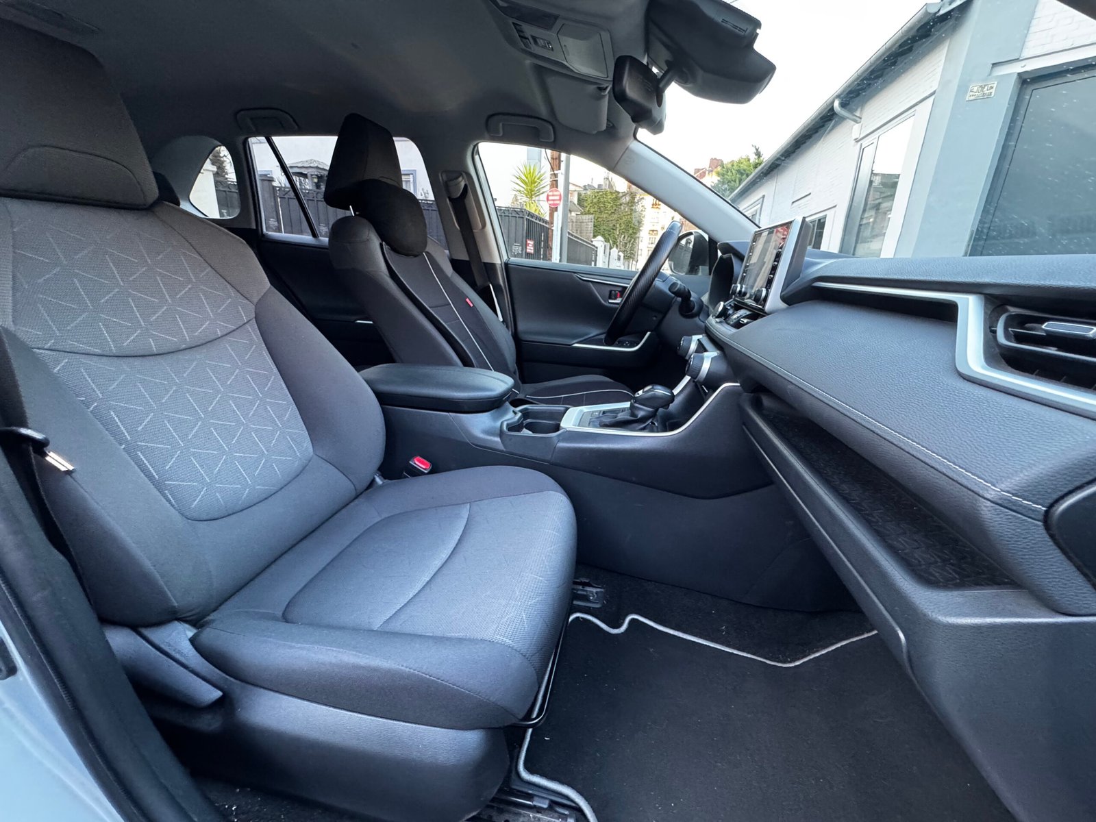 TOYOTA RAV4 V 2.5 VVT-iE 16V 218 Hybrid 2WD E-CVT 177 ch