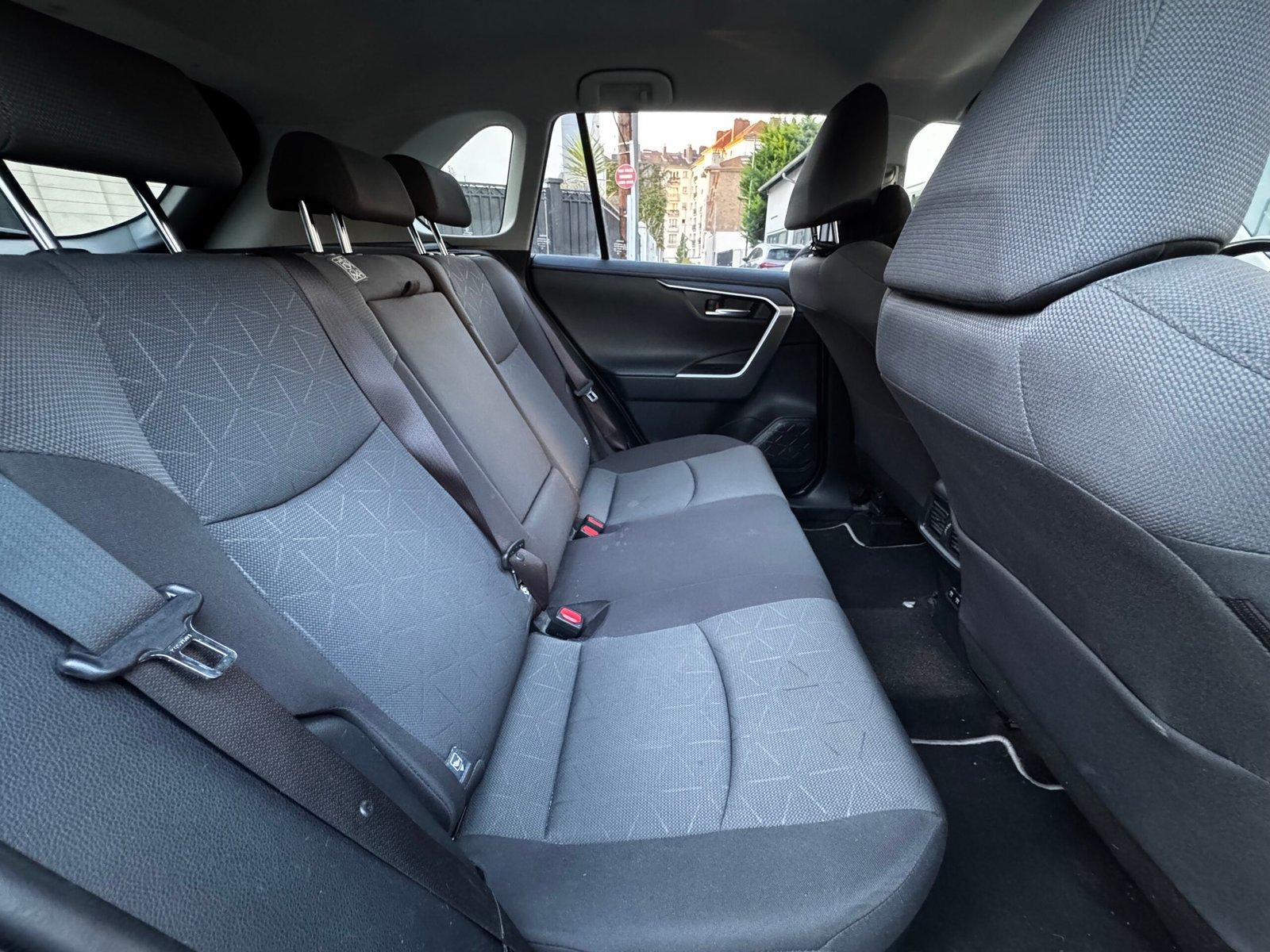 TOYOTA RAV4 V 2.5 VVT-iE 16V 218 Hybrid 2WD E-CVT 177 ch