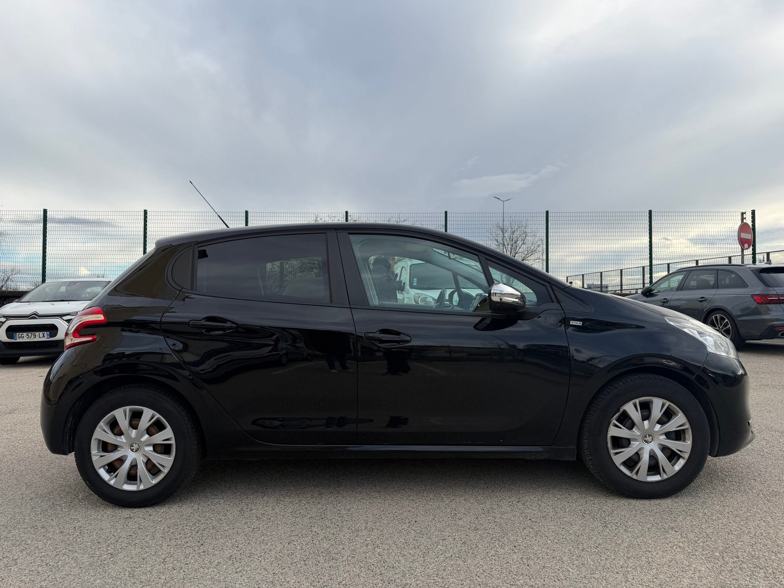 PEUGEOT 208 1.4 HDI 68 ch *STYLE*