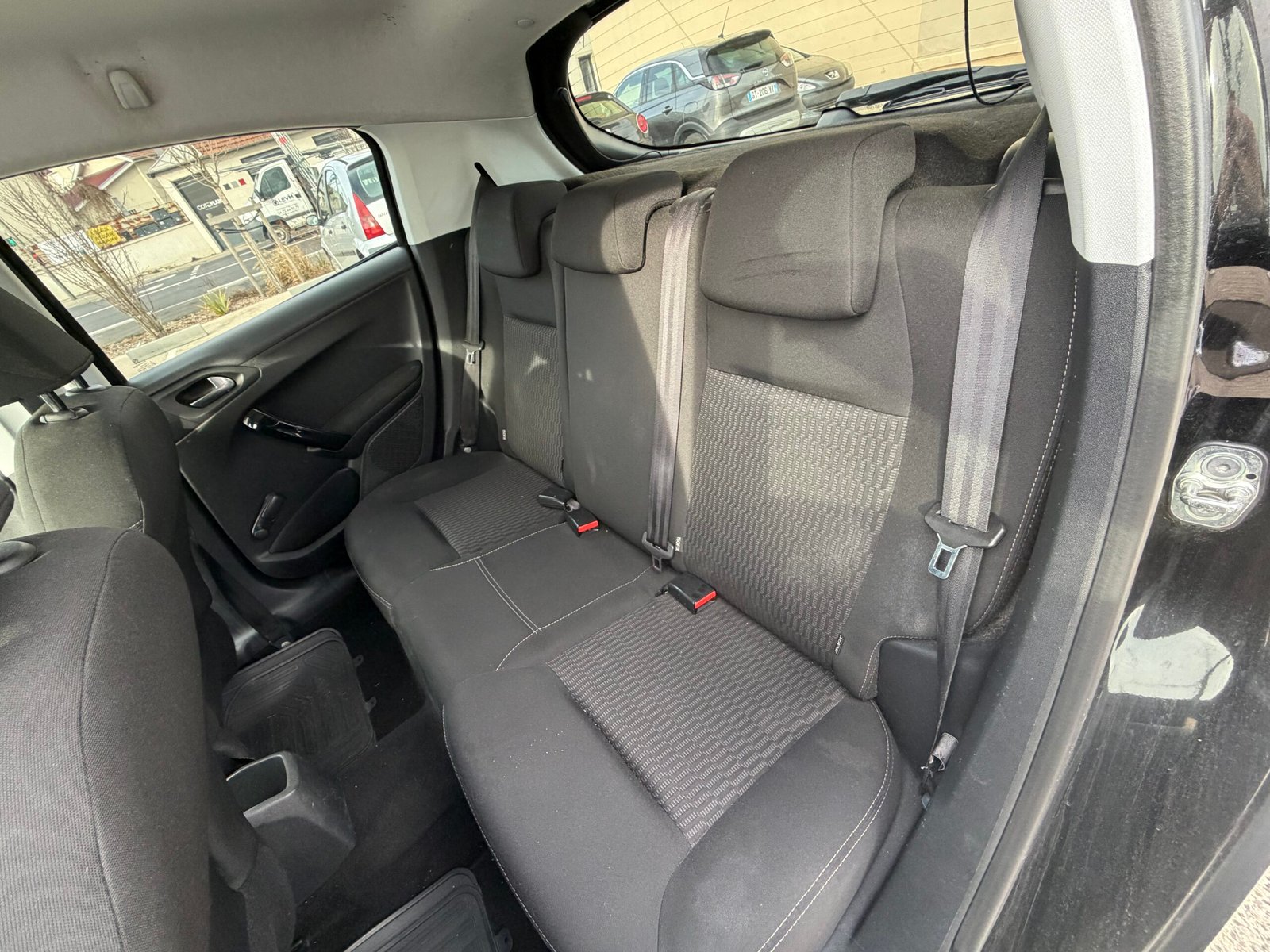 PEUGEOT 208 1.4 HDI 68 ch *STYLE*