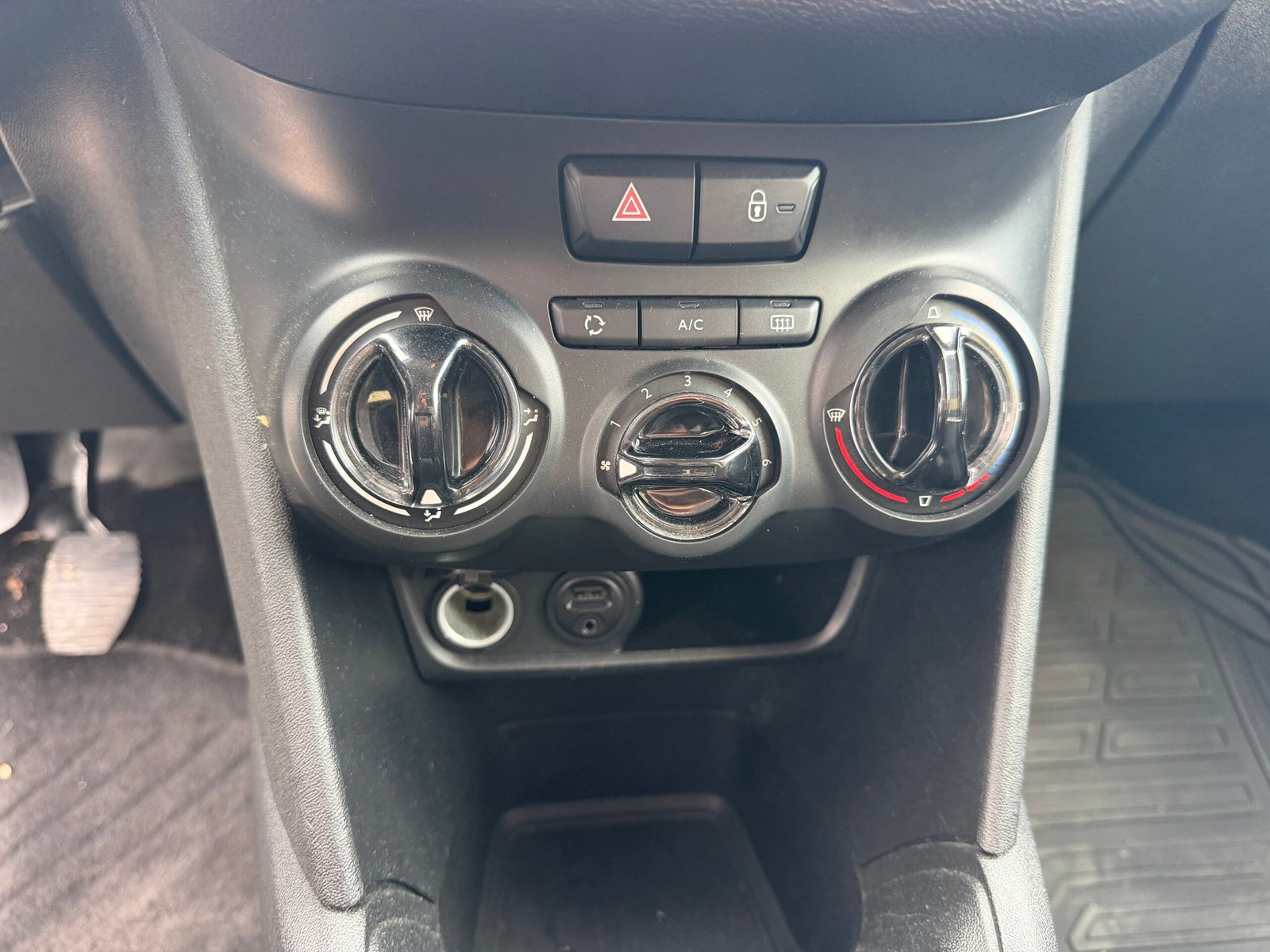 PEUGEOT 208 1.4 HDI 68 ch *STYLE*