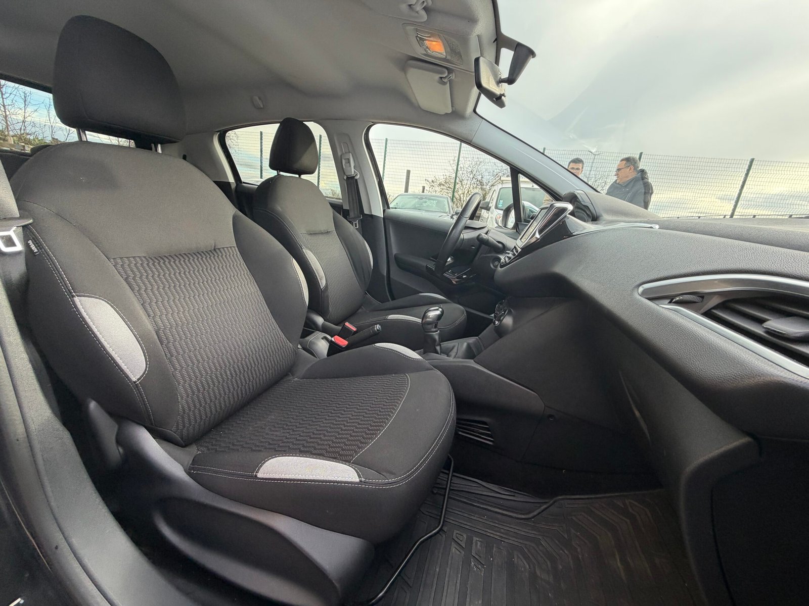 PEUGEOT 208 1.4 HDI 68 ch *STYLE*