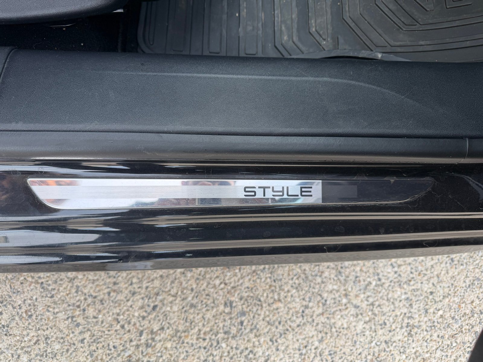 PEUGEOT 208 1.4 HDI 68 ch *STYLE*